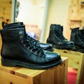 THÀNH GIÀY:Giày cao cổ Dr Martens giá cực tốt