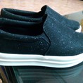 Duy nhất 1 đôi slip on đen đế cao