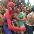 Cho thuê bộ hóa trang Người Nhện cung cấp dịch vụ NGười Nhện Spiderman tặng quà tận nhà cho bé Hà Nội