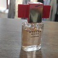 Thanh lý lọ nước hoa modern muse le rouge của ESTEE LAUDER