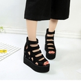 Các mẫu sandals đế xuồng đẹp độc lạ chỉ riêng có tại shop nhé.