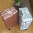 Vali Rimowa khóa sập tay nhôm siêu đẹp, thời trang, giá tốt chỉ có ở HN