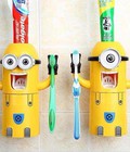 Hình ảnh: Tập hợp các đồ dùng Minion dễ thương cho bé: balo, đồng hồ, dép đi trong nhà, nhả kem đánh răng...