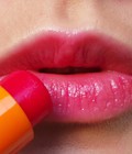 Hình ảnh: Son dưỡng Baby Lips Maybelline.