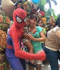 Hình ảnh: Cho thuê bộ hóa trang Người Nhện cung cấp dịch vụ NGười Nhện Spiderman tặng quà tận nhà cho bé Hà Nội