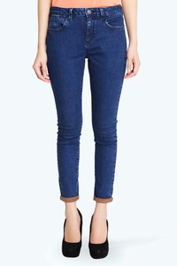 Quần jeans nữ