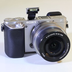 Bán máy ảnh kh gương lật Sony A6000 kèm len 16-50mm OSS 