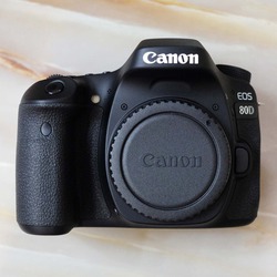 [thegioimayanhso.vn] mới nhập vài chiếc máy ảnh DSLR Canon EOS 80D hàng đẹp Giá tốt.
