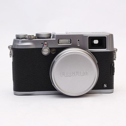 Bán máy ảnh compaq Fujifilm X100s full box như mới