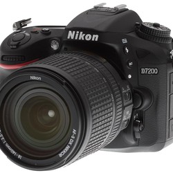 Bán bộ DSLR Nikon D7200 kèm Nikon 18-140mm VR, 35mm art