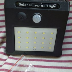 Đèn Led năng lượng mặt trời có cảm ứng chuyển động Solar Sensor Wall Lighting