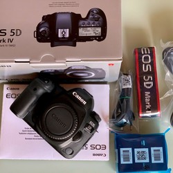 Canon EOS 5D Mark IV 30.4MP Digital SLRCamera