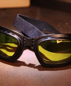 Goggles không thể thiếu cho phong cách classic