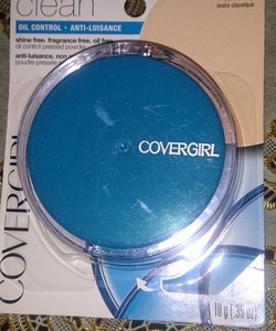 Phấn phủ Covergirl của Mỹ dành cho da dầu