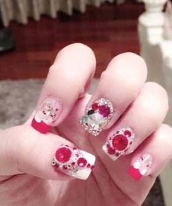 Giảm giá các dịch vụ làm nail nhé các nàng.call cho mình để có bộ móng xinh lại rẻ nữa ạ