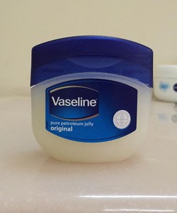 Hàng xách tay giá mềm Vaseline