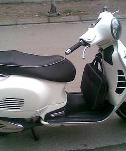 GTS Super 125ie mầu trắng 2011