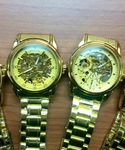 Dồng hồ hot: Rolex, Omega cơ