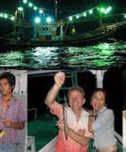 Tour Câu Cá Đêm Trên Vịnh Nha Trang
