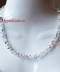 Vòng cổ pha lê Swarovski trang sức tuyệt vời cho phái đẹp