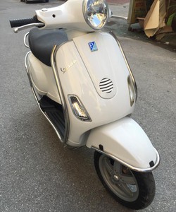 Bán gấp vespa LX 125 Ý 2008 mầu Trắng bs 30F nữ sd nguyên bản 30,5tr Đ gia đình đang sử dụng tốt