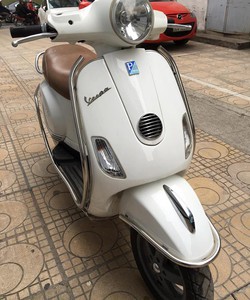 Cần bán Vespa LX125 Trắng biển 30L đki 2010 Khóa từ giá 29 triệu còn cực đẹp và chất xe phụ nữ ít sử dụng