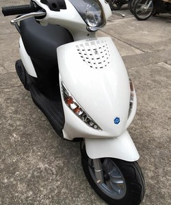 Cần bán piaggio Zip100 việt nam biển hn 29 5 số mầu trắng mới 99 mới đi gần một năm chính chủ nữ