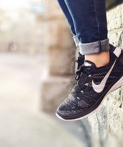 Shop giày Vsneaker chuyên giày thể thao nam nữ đang hot hiện nay