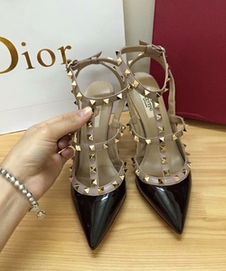 CÓ SẴN Dior, Louboutin, Salvatore, Valentino đinh tán, Prada ... Sale 50% chỉ từ 300k Có hình thật Mua hàng đảm bảo