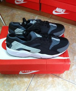 Thanh lý 1 đôi Nike Air Huarache hàng SF