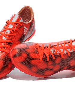 VBQ Sport cung cấp giày đá bóng giá rẻ, hàng tốt loại 1