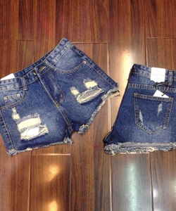 Quần Short Jeans Tháng 4