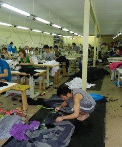 Xưởng sản xuất, đổ buôn quần áo VNXK