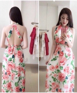 Đầm maxi hoa hồng quyến rũ Giá quà tặng: 175.000