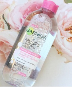 Nước tẩy trang Micellar Cleansing Water Garnier