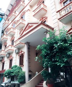 CCMN chính chủ có thang máy, ĐH, NL, giường, tủ cho thuê tại 210 Nguyễn Văn Cừ