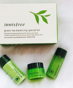 Set dưỡng da trà xanh Innisfree