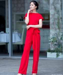 Jumpsuit Thiết kế gợi cảm đến từ YURA