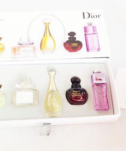 Bộ 5 nước hoa Dior mini giá rẻ đón Giáng Sinh