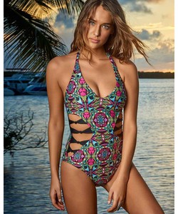 Lala Fashion chuyên phân phối đồ bơi cao cấp từ Mỹ