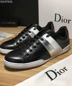 Giày thời trang Dior