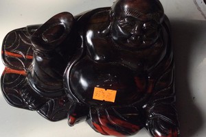 Phật Di Lặc ngồi.
