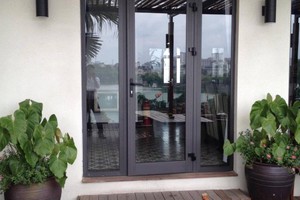 Cửa đi mở quay nhôm hệ xingfa XF55