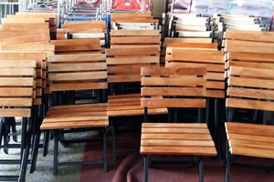 ghế cafe gỗ