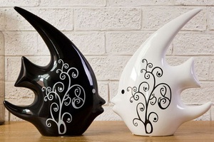 Bộ tượng gốm sứ 2 cá trang trí đen trắng