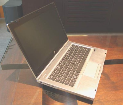 Laptop HP 8460p core i5 2540M VGA rời dòng doanh nhân sang trọng