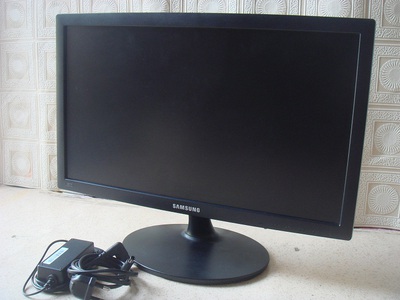 Bán 5 màn LED SAMSUNG 19 inch đẹp như mới