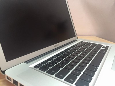Macbook Pro 2010/ 15 / MC372 / Core i5/Ram 4gb 97%