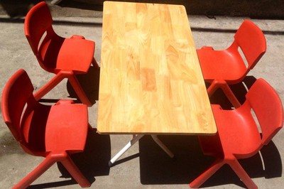 Thanh lí 1 bàn 1 ghế 550k, 1 bàn 2 ghế 650k,1 bàn 3 ghế 750k