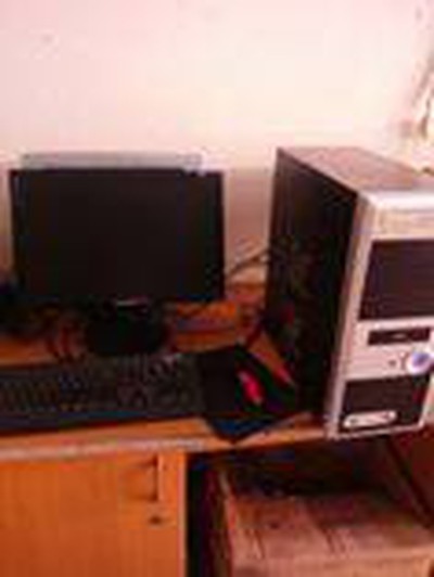 Bộ pc core 2 7200/vga ati x115 1gb win 7/lcd 17 in